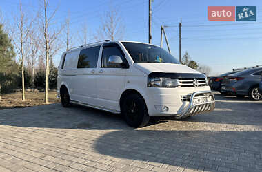 Грузопассажирский фургон Volkswagen Transporter 2013 в Киеве