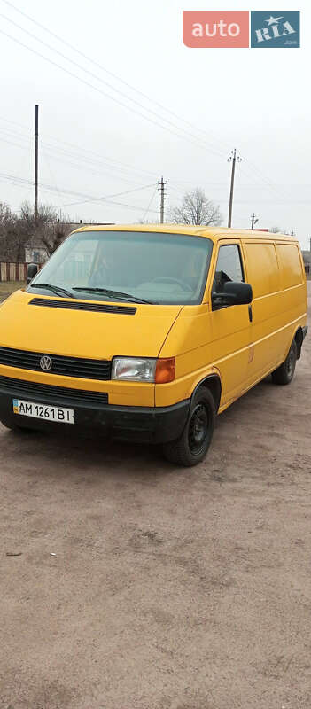 Минивэн Volkswagen Transporter 1996 в Иршанске