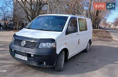 Вантажний фургон Volkswagen Transporter 2005 в Краснограді