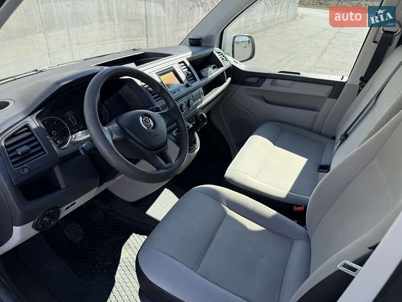 Грузовой фургон Volkswagen Transporter 2017 в Тячеве