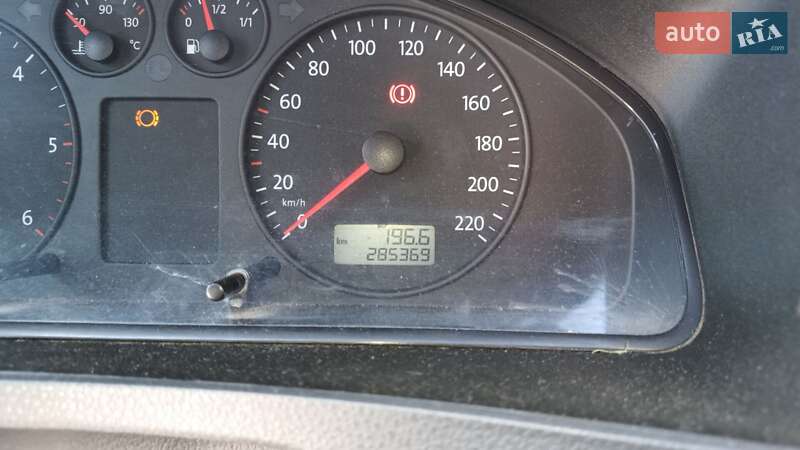 Минивэн Volkswagen Transporter 2004 в Львове