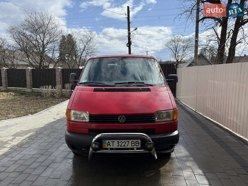 Мінівен Volkswagen Transporter 2003 в Делятині