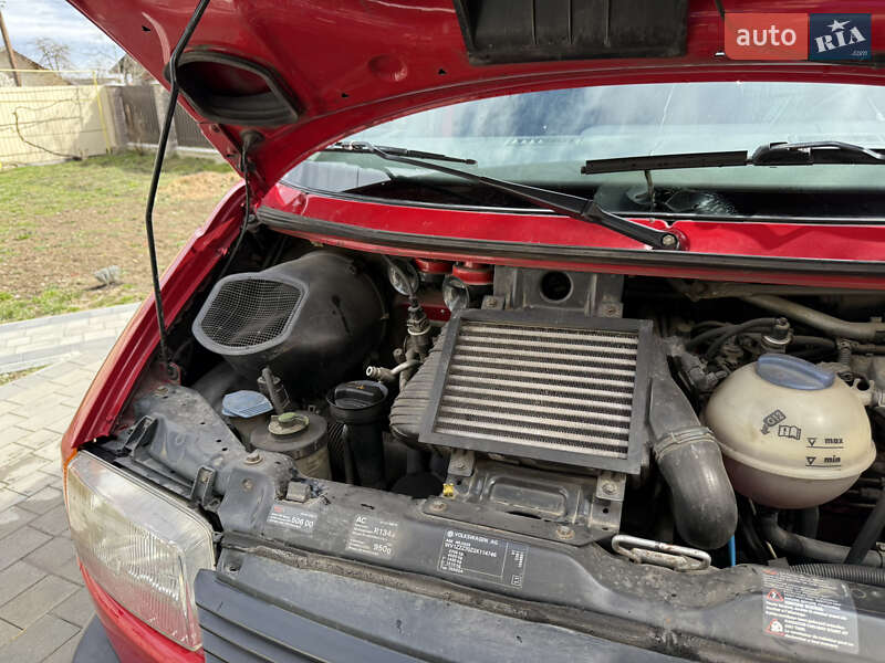 Мінівен Volkswagen Transporter 2003 в Делятині