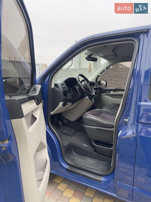 Минивэн Volkswagen Transporter 2015 в Полтаве