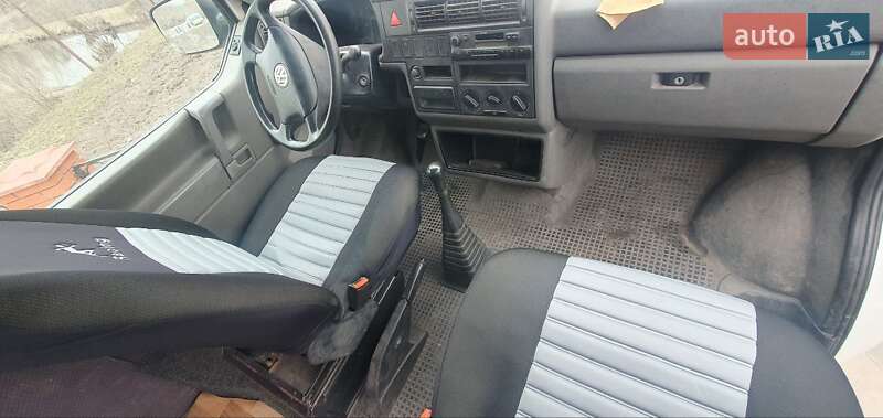 Минивэн Volkswagen Transporter 2001 в Липовце