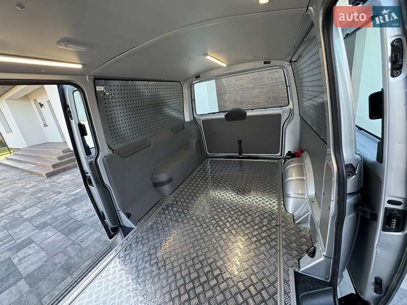 Вантажний фургон Volkswagen Transporter 2020 в Любомлі