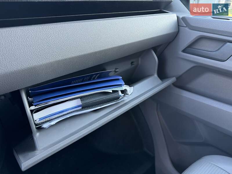 Вантажний фургон Volkswagen Transporter 2020 в Любомлі