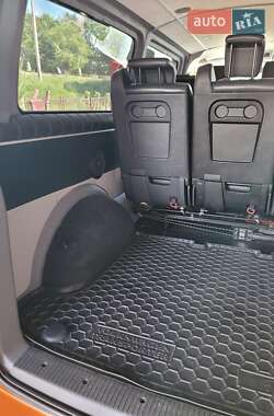 Минивэн Volkswagen Transporter 2017 в 