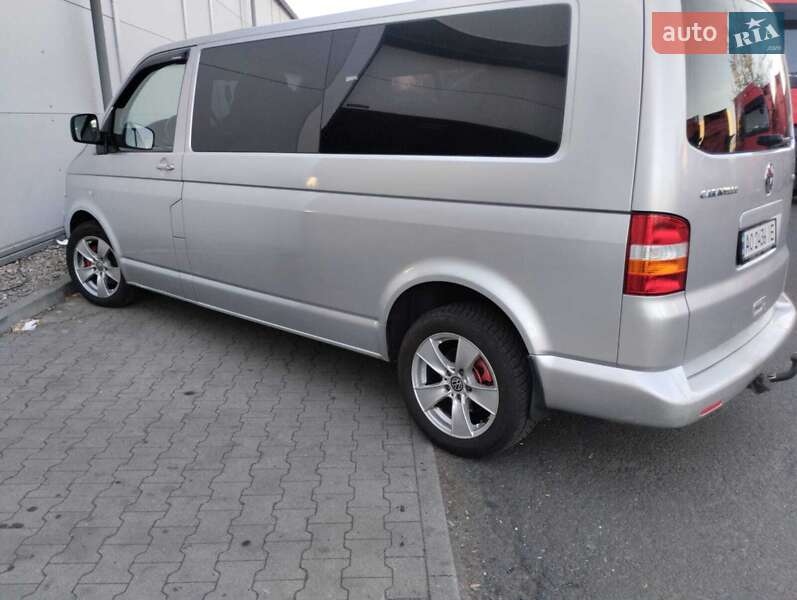 Минивэн Volkswagen Transporter 2005 в Тячеве