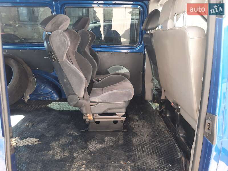 Минивэн Volkswagen Transporter 2004 в Николаеве