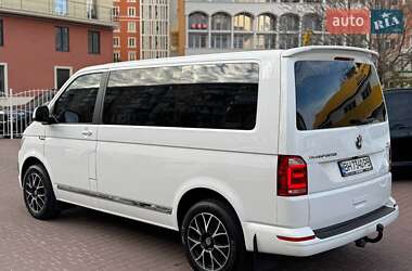 Минивэн Volkswagen Transporter 2015 в 