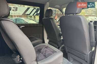 Минивэн Volkswagen Transporter 2015 в 