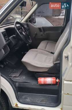Минивэн Volkswagen Transporter 2000 в 