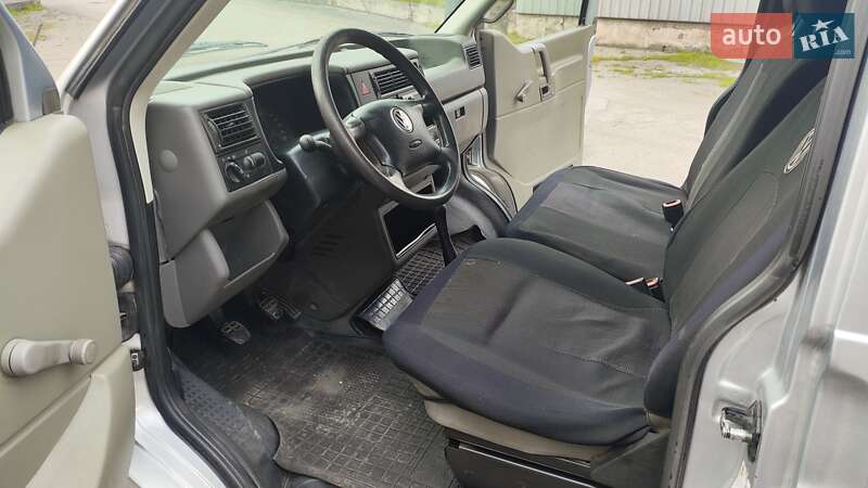 Мінівен Volkswagen Transporter 2003 в Кам'янському
