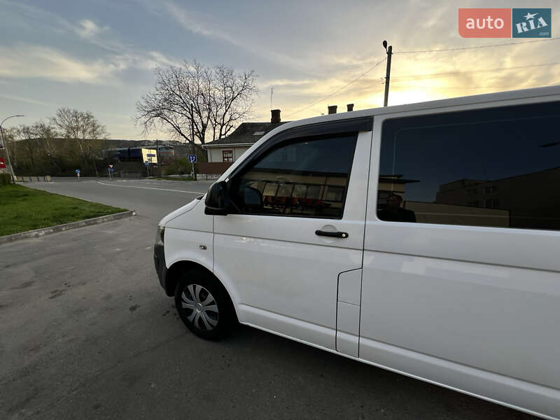 Минивэн Volkswagen Transporter 2010 в Могилев-Подольске