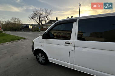 Минивэн Volkswagen Transporter 2010 в 