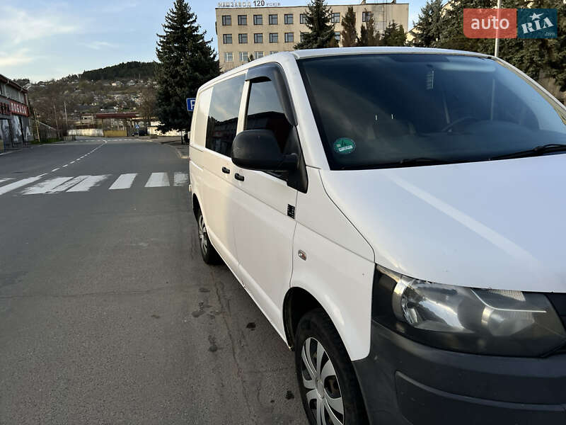 Минивэн Volkswagen Transporter 2010 в Могилев-Подольске