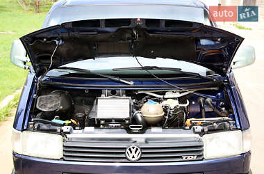 Мінівен Volkswagen Transporter 2000 в 