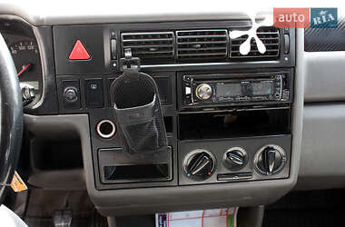 Мінівен Volkswagen Transporter 2000 в 