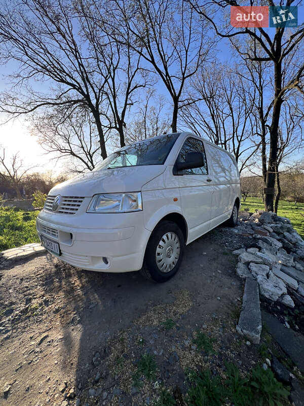 Грузовой фургон Volkswagen Transporter 2006 в Подольске