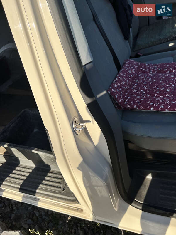 Грузовой фургон Volkswagen Transporter 2006 в Подольске