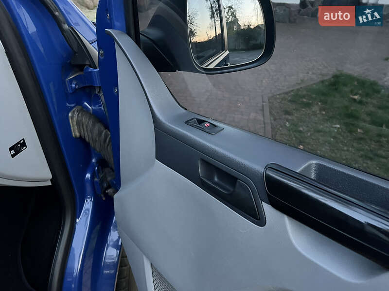 Минивэн Volkswagen Transporter 2012 в Киеве