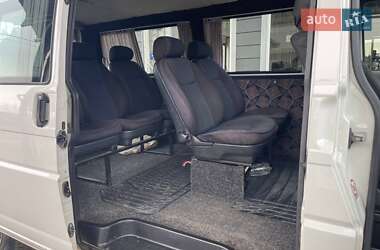 Мінівен Volkswagen Transporter 2002 в 