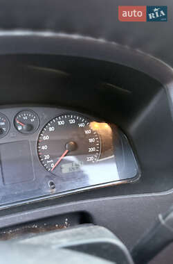 Минивэн Volkswagen Transporter 2004 в 