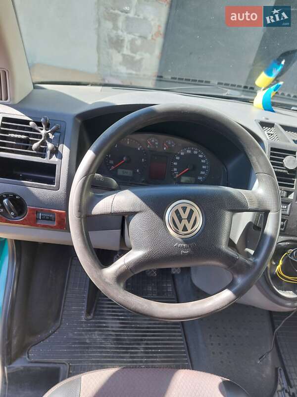 Минивэн Volkswagen Transporter 2004 в Стрые
