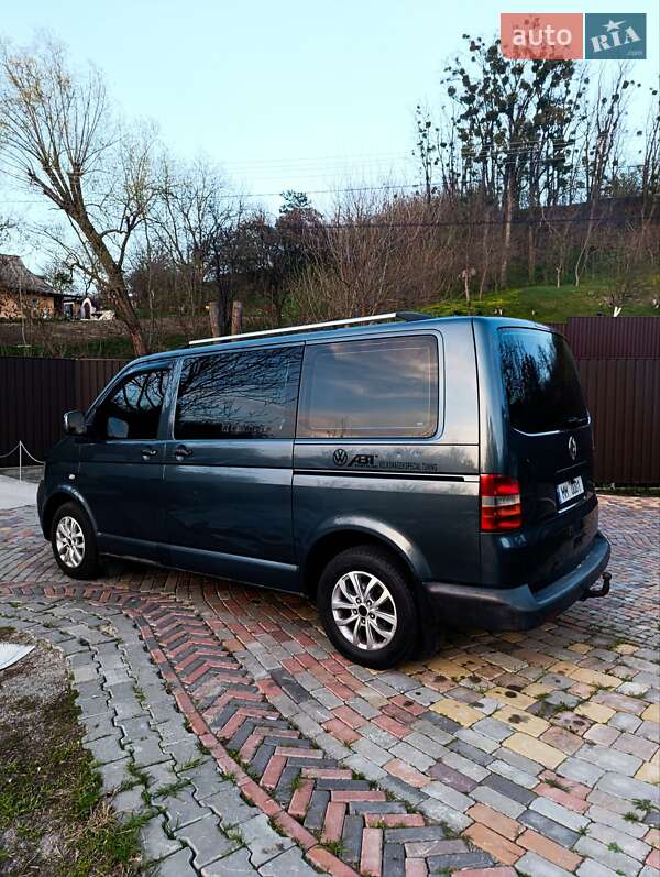 Минивэн Volkswagen Transporter 2004 в Обухове