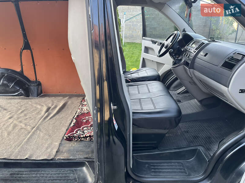 Вантажний фургон Volkswagen Transporter 2011 в Виноградові