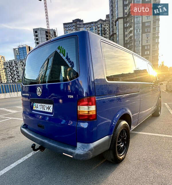 Минивэн Volkswagen Transporter 2003 в Киеве