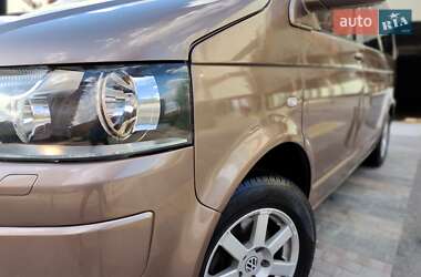 Минивэн Volkswagen Transporter 2010 в 