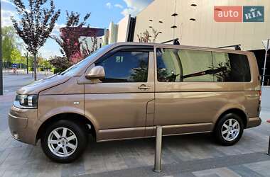 Минивэн Volkswagen Transporter 2010 в 