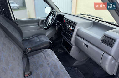Минивэн Volkswagen Transporter 2002 в 