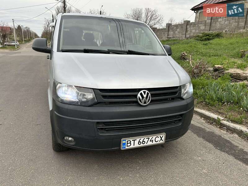 Грузопассажирский фургон Volkswagen Transporter 2015 в 