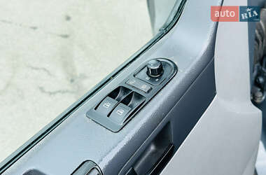 Грузовой фургон Volkswagen Transporter 2010 в 
