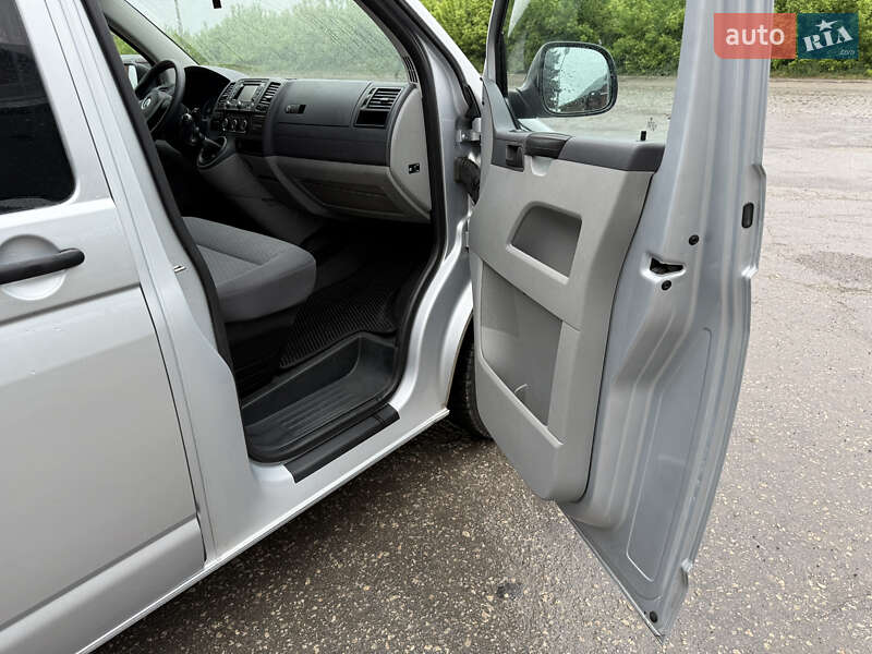 Мінівен Volkswagen Transporter 2016 в Кременці