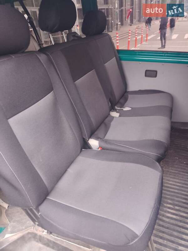Мінівен Volkswagen Transporter 2006 в Києві