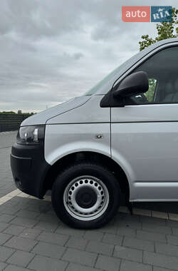 Минивэн Volkswagen Transporter 2013 в 