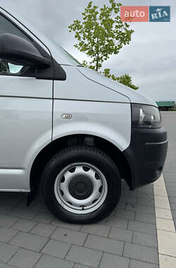 Минивэн Volkswagen Transporter 2013 в 