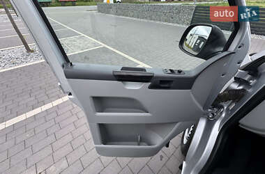 Минивэн Volkswagen Transporter 2013 в 