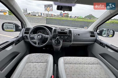 Минивэн Volkswagen Transporter 2013 в 