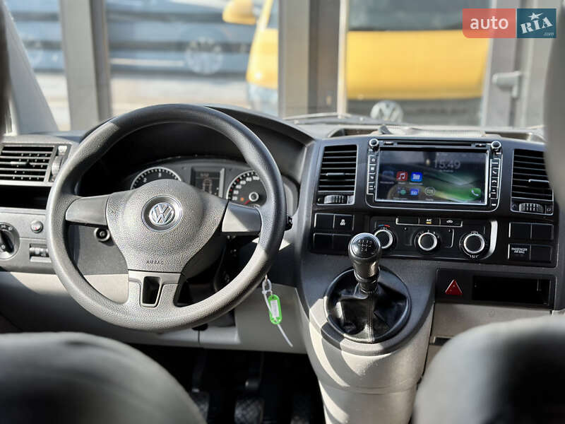 Грузопассажирский фургон Volkswagen Transporter 2013 в Кременчуге