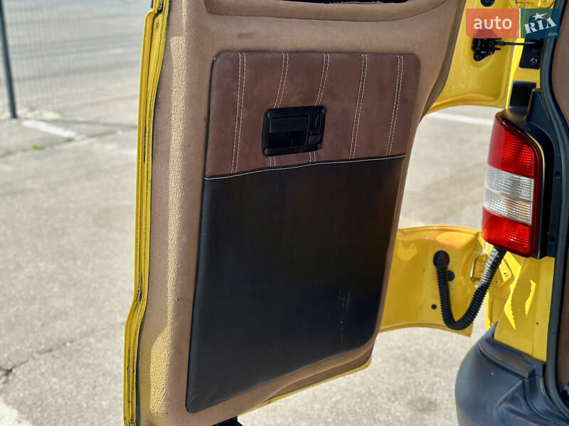 Грузопассажирский фургон Volkswagen Transporter 2013 в Кременчуге