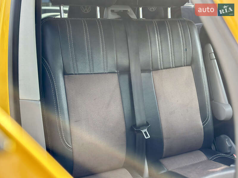 Грузопассажирский фургон Volkswagen Transporter 2013 в Кременчуге