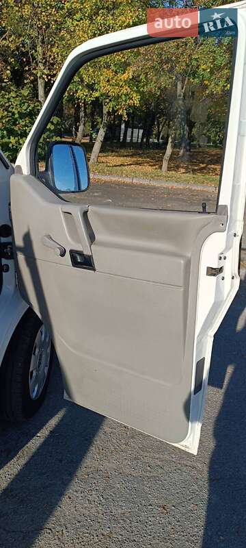 Минивэн Volkswagen Transporter 2001 в Владимире