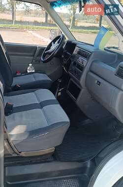Минивэн Volkswagen Transporter 2001 в 