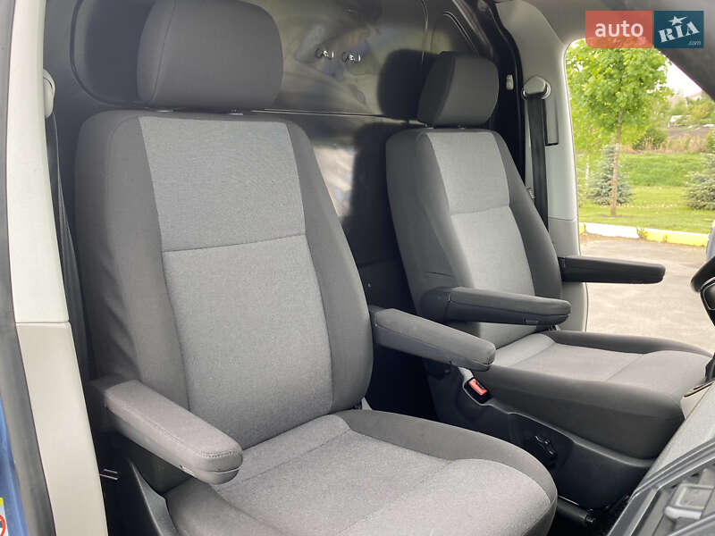 Грузовой фургон Volkswagen Transporter 2017 в Ирпене