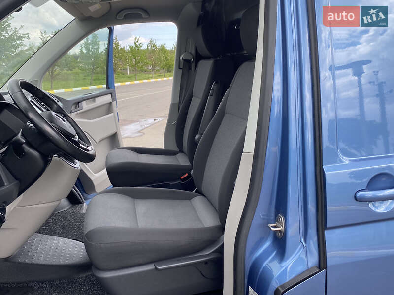 Грузовой фургон Volkswagen Transporter 2017 в Ирпене